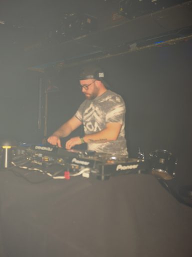 SOA WÄHREND SEINES LIVE-SETS IM CONTRAST IN KONSTANZ FÜR LORETTA OPEN DOORS